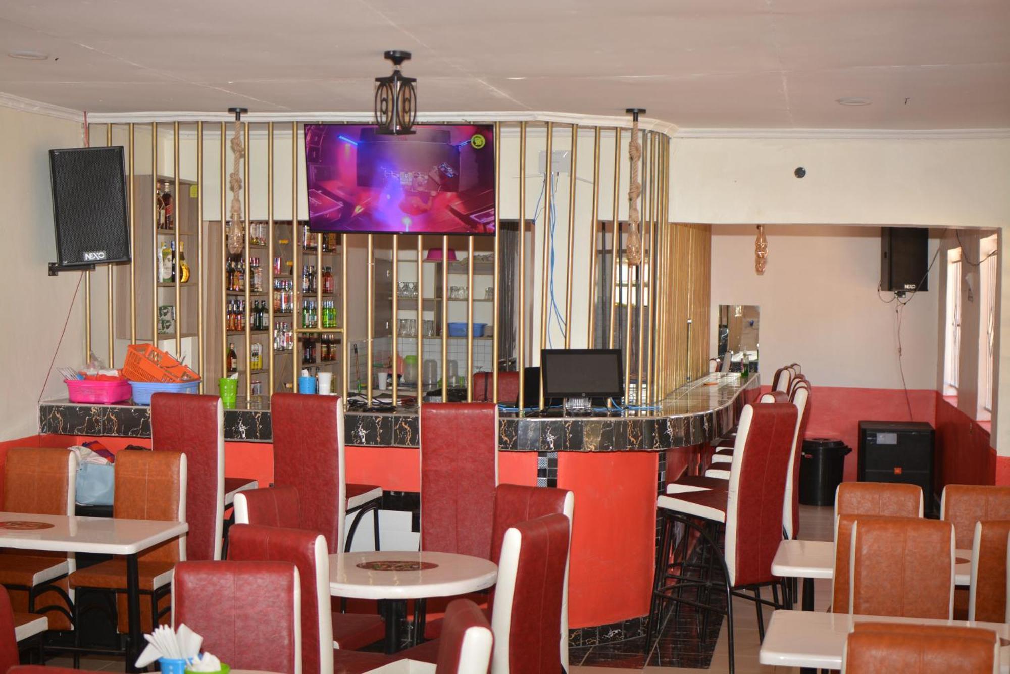 The Farm Bar And Restaurant Hotell Kakamega Exteriör bild